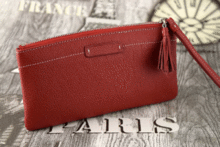 червен дамски портфейл