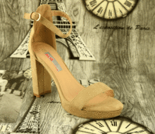 Елегантни сандали на среден ток - 17544 - бежови