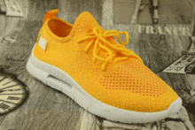 Мъжки текстилни маратонки - В08 - жълти