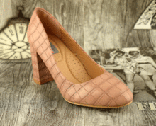 Елегантни дамски обувки на дебел ток - 525093 - бежови
