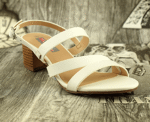 Дамски сандали на среден ток - 088063- бели