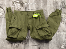 Мъжки панталон със странични джобове и ластик - тъмно зелен