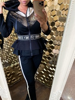 дамски спортни екипи