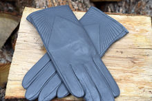 Дамски ръкавици ЕСТЕСТВЕНА КОЖА-код 066-сиви