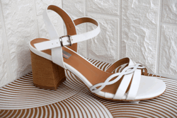 официални сандали на дебел ток