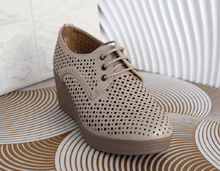 Дамски обувки с перфорация - 1374 - бежови