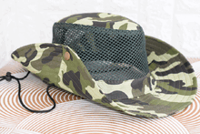 Мъжка шапка с периферия - камуфлаж