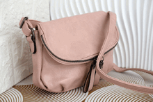Дамска чанта през рамо с мека кожа - 775 - розова