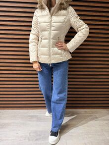 Дамско зимно яке с ЕСТЕСТВЕН КОСЪМ-бежаво