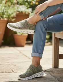 Дамски текстилни маратонки макскомфорт-цветни